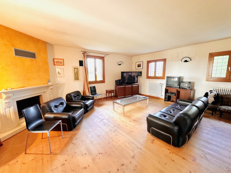 ROSA': inserita in un contesto ai confini della vicina Bassano del Grappa, CASA SINGOLA con finit...