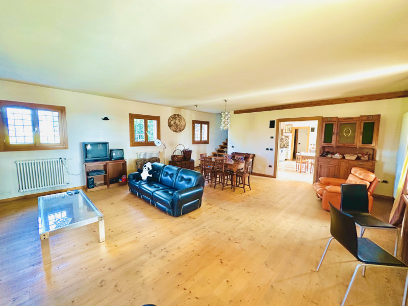 ROSA': inserita in un contesto ai confini della vicina Bassano del Grappa, CASA SINGOLA con finit...