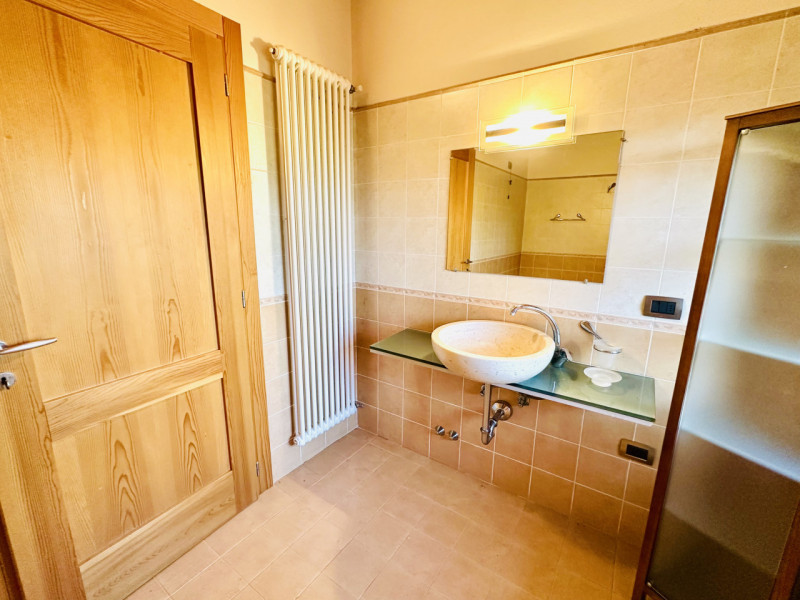 ROSA': inserita in un contesto ai confini della vicina Bassano del Grappa, CASA SINGOLA con finit...