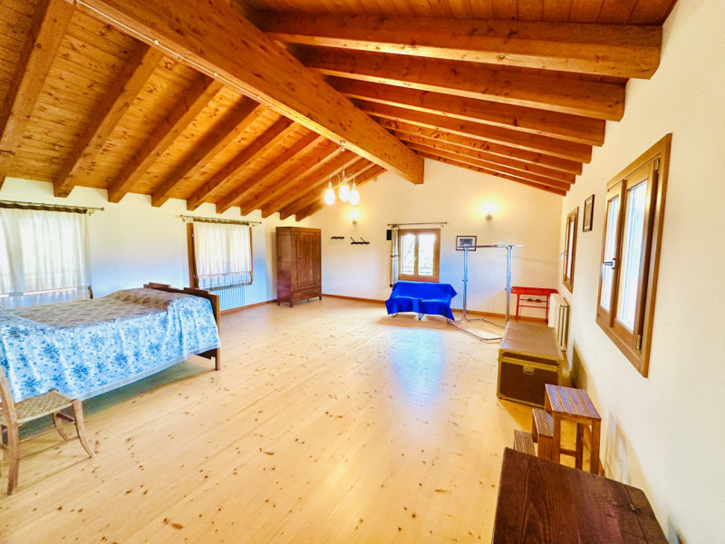 ROSA': inserita in un contesto ai confini della vicina Bassano del Grappa, CASA SINGOLA con finit...