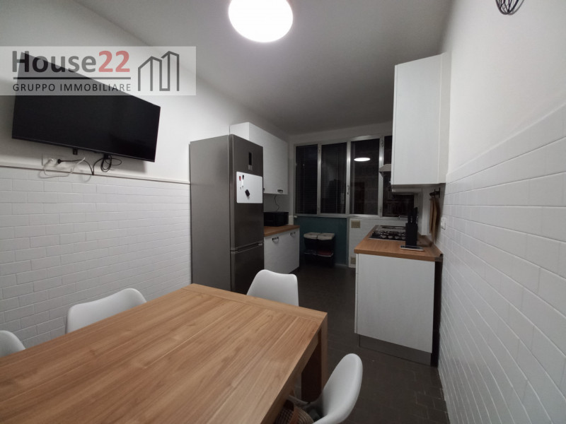 PADOVA - Disponibile da Febbraio, STANZA ARREDATA in ampio appartamento di 125 MQ al piano primo ...