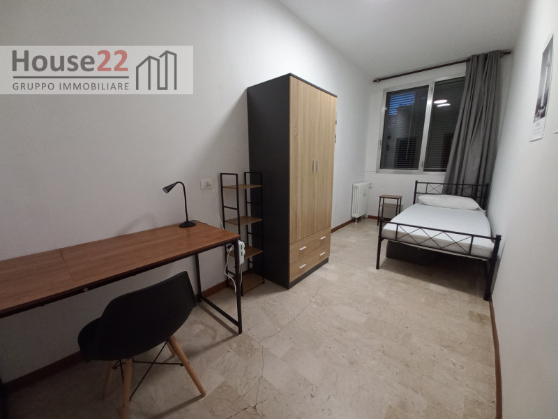 PADOVA - Disponibile da Febbraio, STANZA ARREDATA in ampio appartamento di 125 MQ al piano primo ...