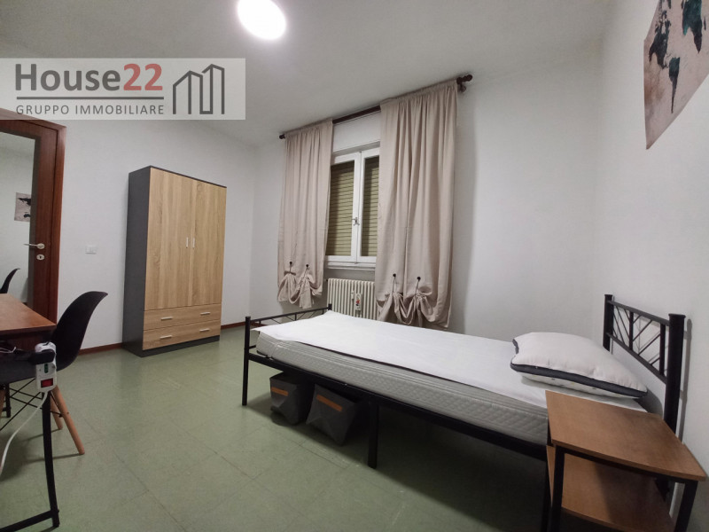 PADOVA - Disponibile da Febbraio, STANZA ARREDATA in ampio appartamento di 125 MQ al piano primo ...