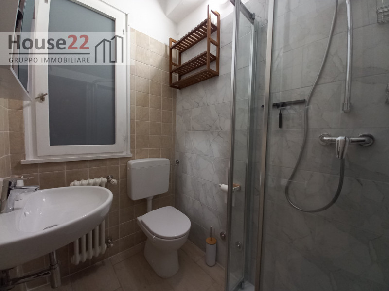 PADOVA - Disponibile da Febbraio, STANZA ARREDATA in ampio appartamento di 125 MQ al piano primo ...