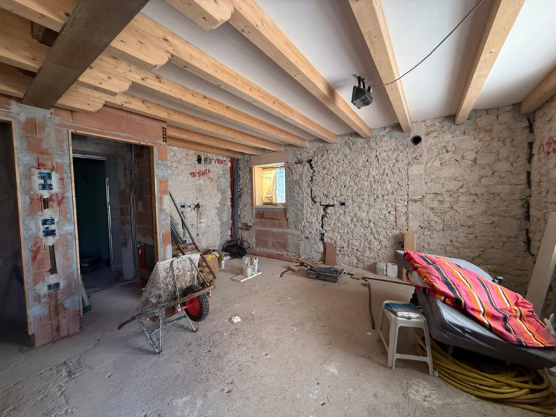 Piovene Rocchette 
Proponiamo in vendita casa singola allo stato grezzo, immersa nella tranquilli...