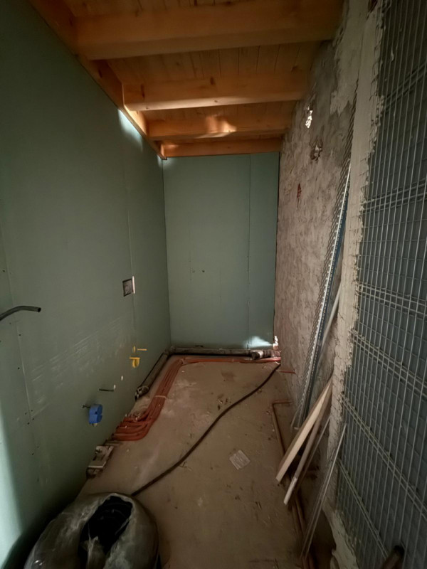 Piovene Rocchette 
Proponiamo in vendita casa singola allo stato grezzo, immersa nella tranquilli...