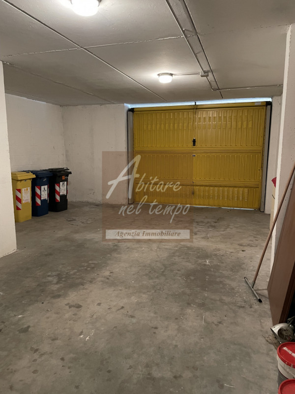 TOMBOLO (PD) - FRAZ. ONARA 

In un contesto di sole sei unità abitative, proponiamo in vendita un...