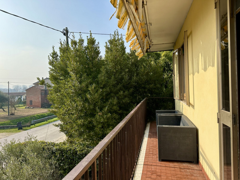 Abano Terme - San Lorenzo. In zona verdeggiante, appena fuori dal traffico cittadino, ben collega...