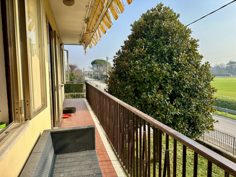 Abano Terme - San Lorenzo. In zona verdeggiante, appena fuori dal traffico cittadino, ben collega...