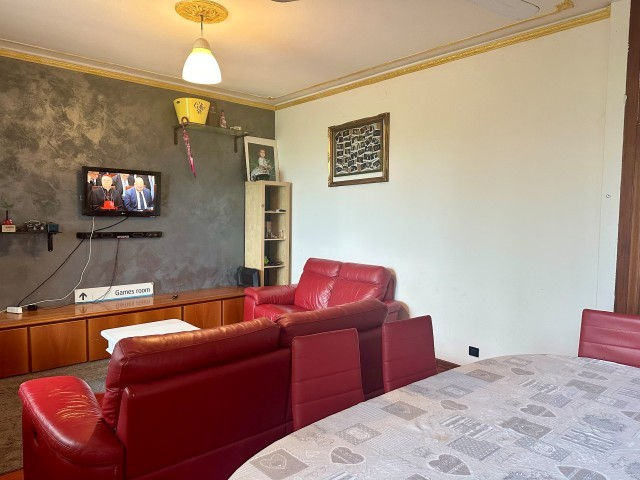 Abano Terme - San Lorenzo. In zona verdeggiante, appena fuori dal traffico cittadino, ben collega...