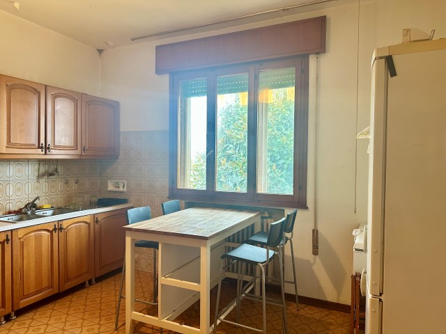 Abano Terme - San Lorenzo. In zona verdeggiante, appena fuori dal traffico cittadino, ben collega...