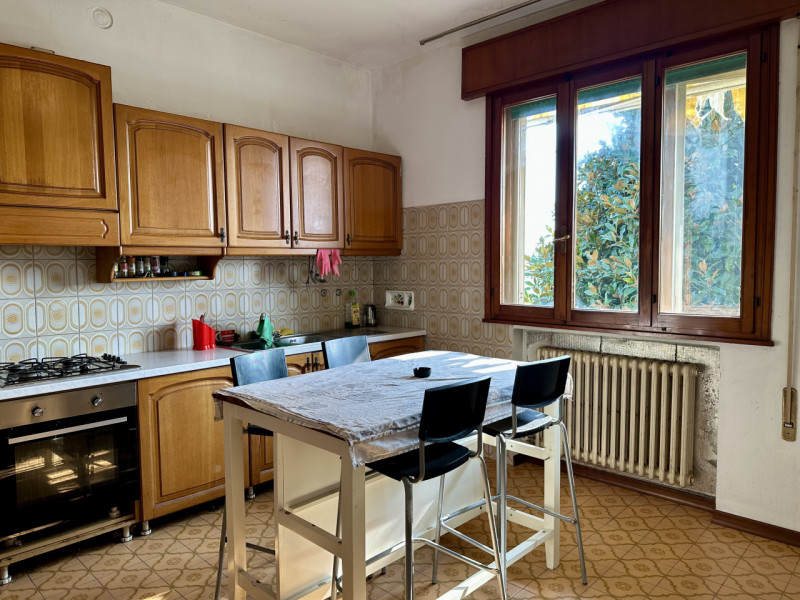 Abano Terme quartiere San Lorenzo, in zona tranquilla e ben collegata alla viabilità urbana, prop...