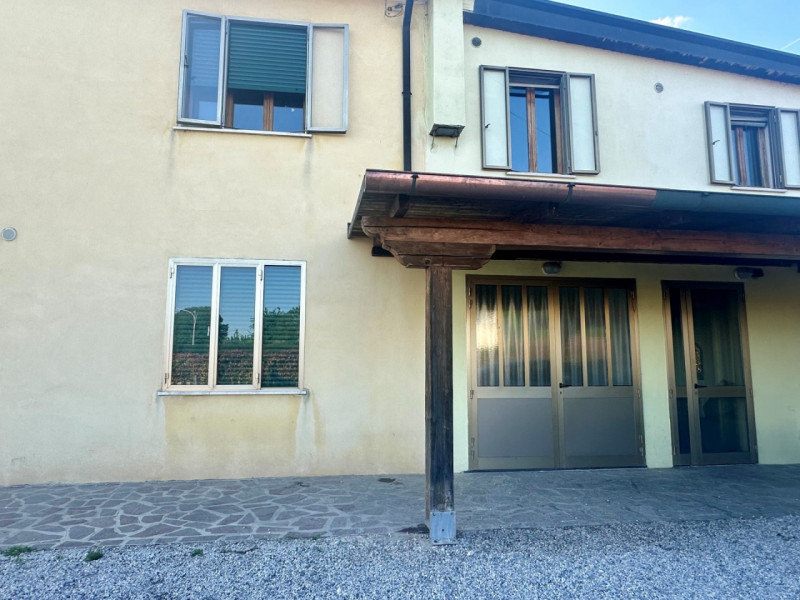 Abano Terme quartiere San Lorenzo, in zona tranquilla e ben collegata alla viabilità urbana, prop...