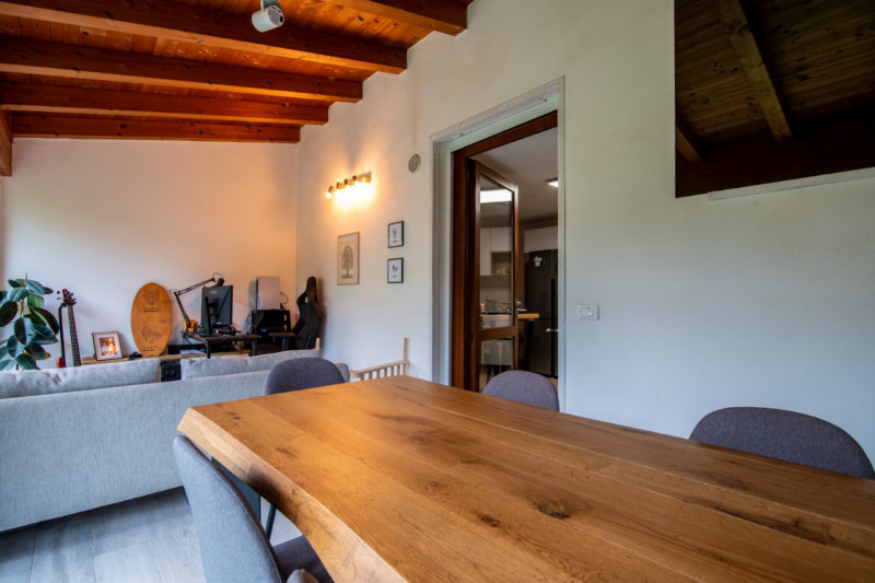 Ad Abano Terme, nel quartiere San Lorenzo, proponiamo in vendita moderno appartamento sviluppato ...