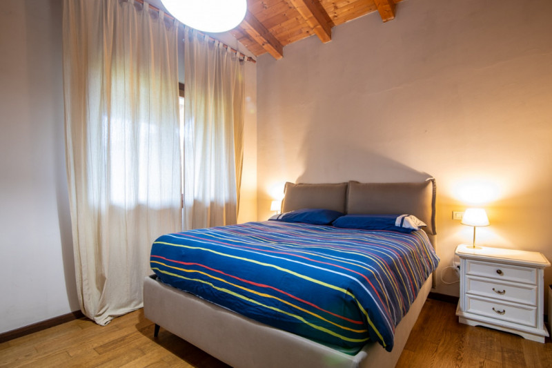 Ad Abano Terme, nel quartiere San Lorenzo, proponiamo in vendita moderno appartamento sviluppato ...