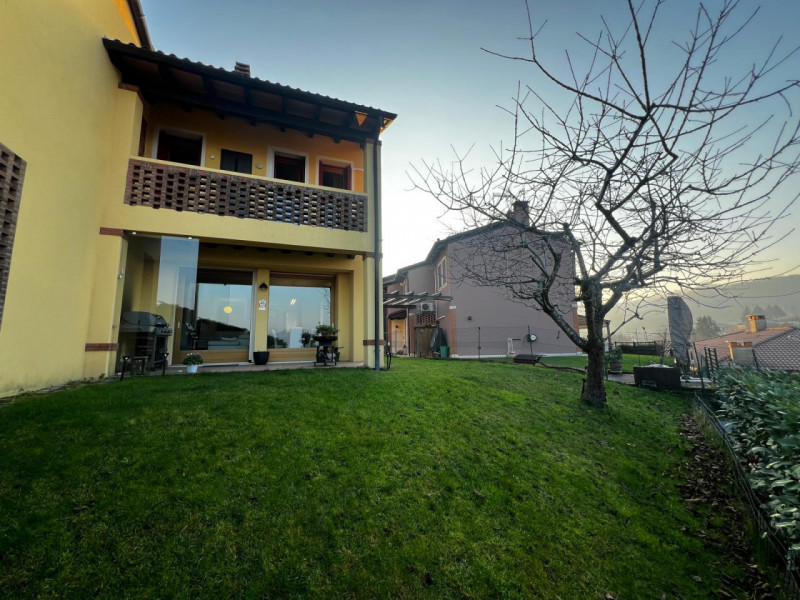 Metro Immobiliare propone in affitto una splendida porzione di bifamiliare completamente indipend...