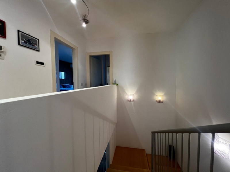 Metro Immobiliare propone in affitto una splendida porzione di bifamiliare completamente indipend...