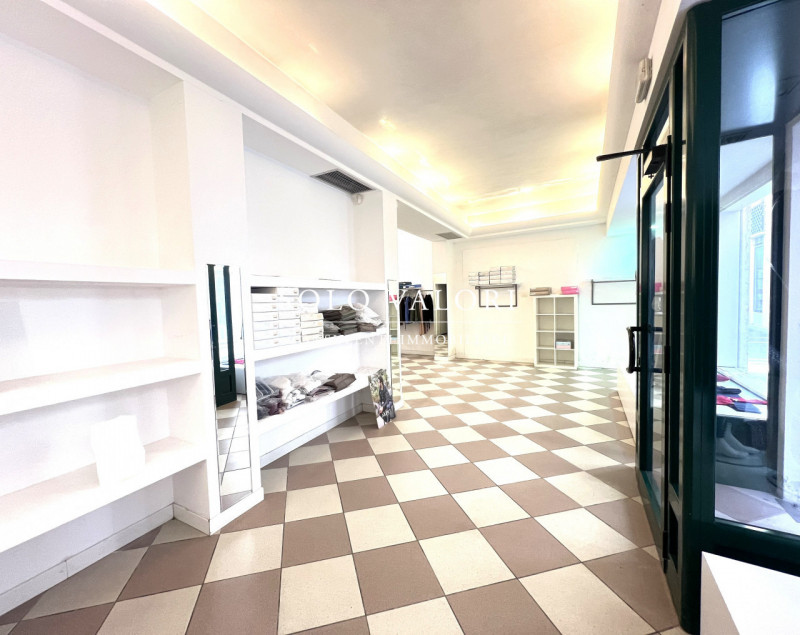 Rif. NEG13 (per info 338 9387816 Matteo)

Proponiamo in vendita un negozio situato in posizione s...