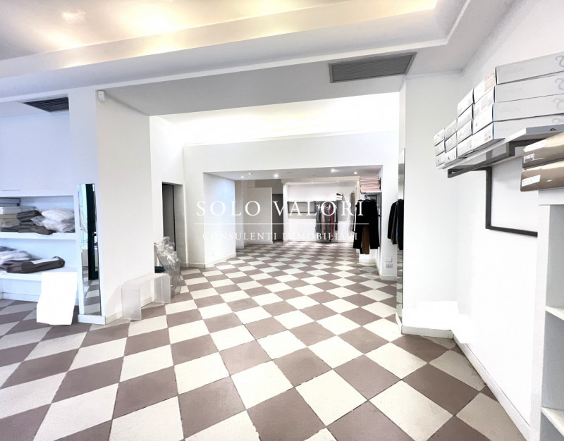 Rif. NEG13 (per info 338 9387816 Matteo)

Proponiamo in vendita un negozio situato in posizione s...