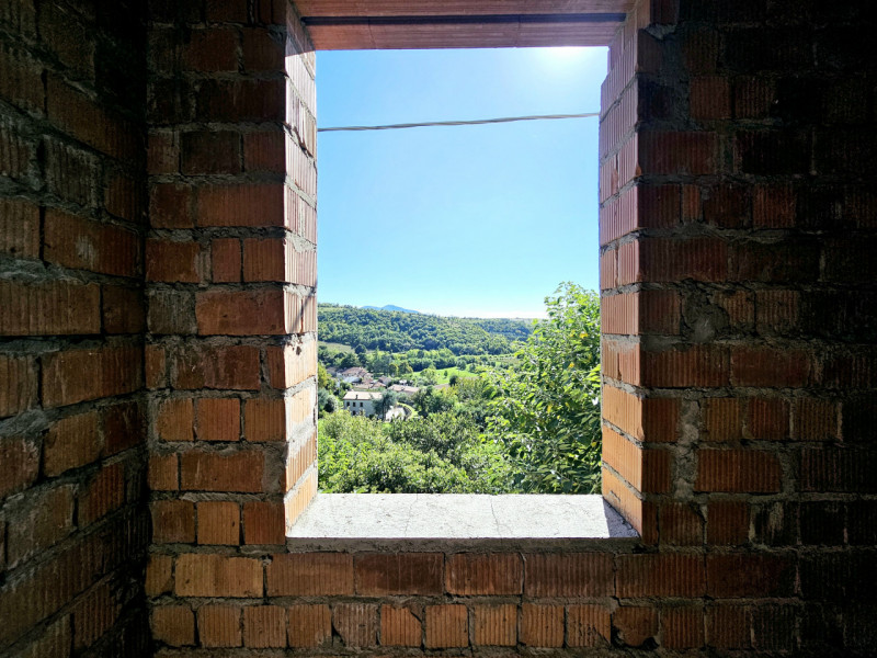 In una posizione privilegiata a Baone, località Valle San Giorgio, proponiamo in vendita porzione...