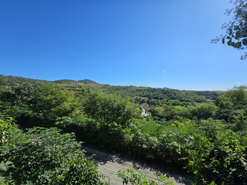 In una posizione privilegiata a Baone, località Valle San Giorgio, proponiamo in vendita porzione...