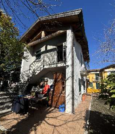 Rif. A.A.58-24

Vendita all'asta - porzione di fabbricato residenziale su 2 livelli in data 17 fe...