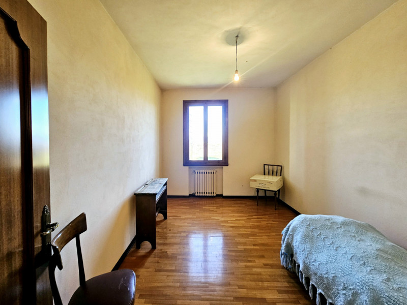 In una posizione tranquilla a Lozzo Atestino, località Lanzetta, proponiamo in vendita ampia casa...