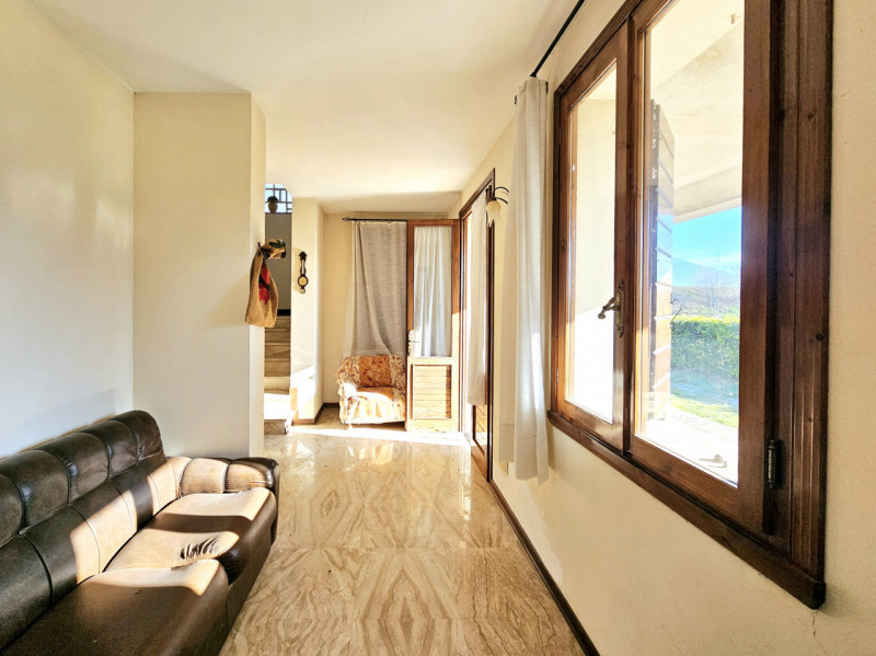 In una posizione tranquilla a Lozzo Atestino, località Lanzetta, proponiamo in vendita ampia casa...