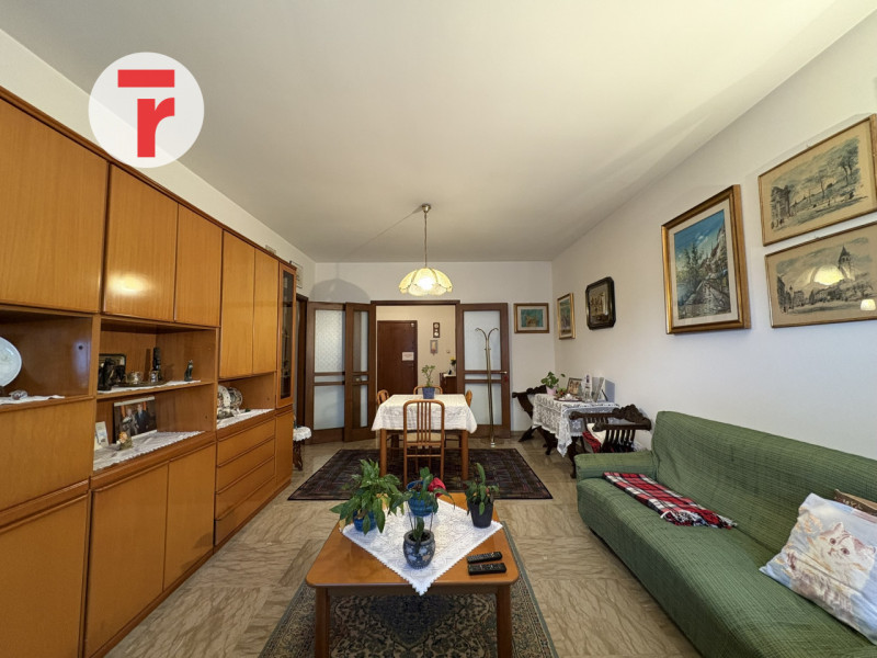 - IMMOBILE PER INVESTIMENTO - 

Quartiere San Lorenzo, appartamento inserito in una palazzina sig...