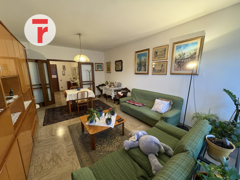 - IMMOBILE PER INVESTIMENTO - 

Quartiere San Lorenzo, appartamento inserito in una palazzina sig...