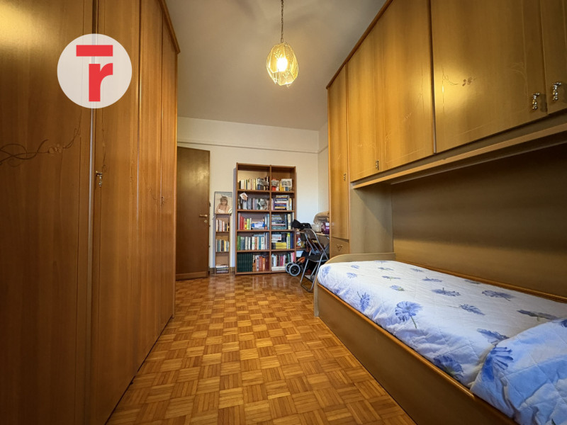 - IMMOBILE PER INVESTIMENTO - 

Quartiere San Lorenzo, appartamento inserito in una palazzina sig...