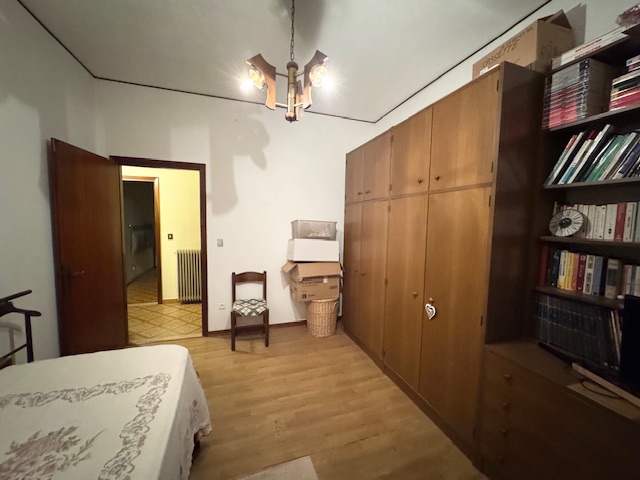 BASTIA DI ROVOLON (PD) Appartamento in centro paese datato di mq. 150 , da rimodernare, al piano ...