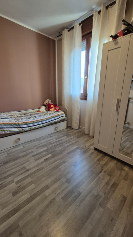 CENTRALISSIMA, COMODISSIMA AI SERVIZI A PIEDI, 1/2 BIFAMILIARE IN ORIZZONTALE AL 1° PIANO DI MQ 1...