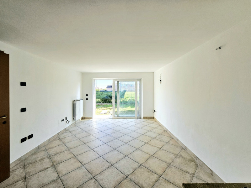 A Borgo Veneto, località Megliadino San Fidenzio, proponiamo in vendita villetta a schiera centra...