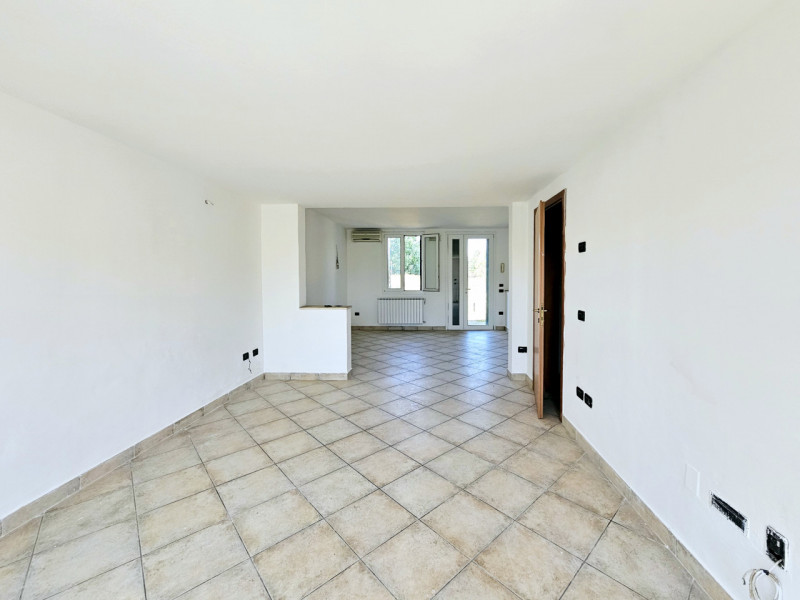 A Borgo Veneto, località Megliadino San Fidenzio, proponiamo in vendita villetta a schiera centra...