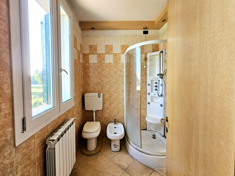 A Borgo Veneto, località Megliadino San Fidenzio, proponiamo in vendita villetta a schiera centra...