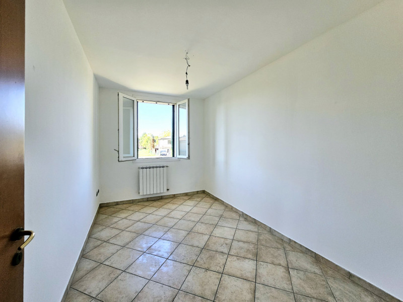 A Borgo Veneto, località Megliadino San Fidenzio, proponiamo in vendita villetta a schiera centra...