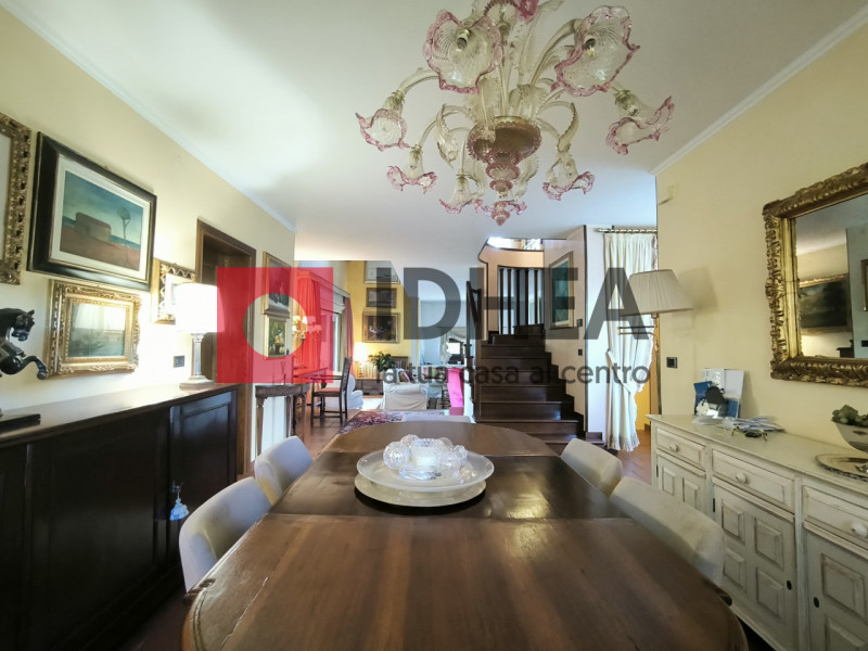 CAORLE CENTRO RIF "FRC2"

In uno dei quartieri più esclusivi di Caorle, a soli 300 metri dal mare...