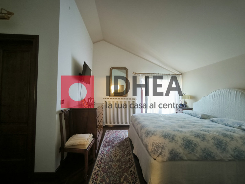 CAORLE CENTRO RIF "FRC2"

In uno dei quartieri più esclusivi di Caorle, a soli 300 metri dal mare...