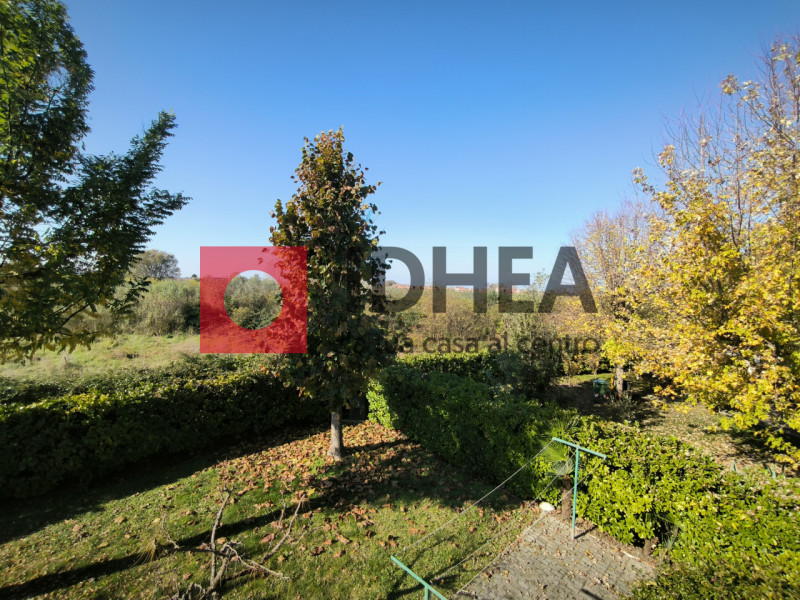 CAORLE CENTRO RIF "FRC2"

In uno dei quartieri più esclusivi di Caorle, a soli 300 metri dal mare...