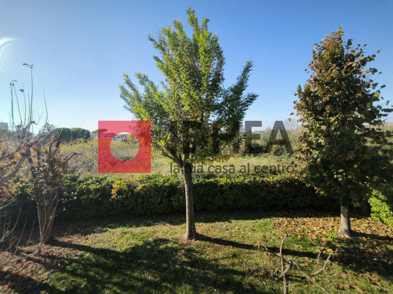 CAORLE CENTRO RIF "FRC2"

In uno dei quartieri più esclusivi di Caorle, a soli 300 metri dal mare...