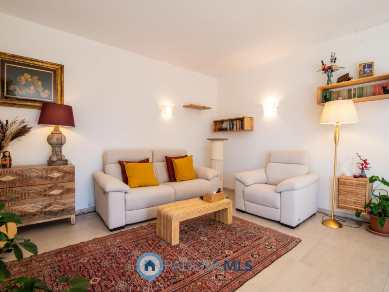 Immobile in esclusiva al Gruppo Padova MLS

Proponiamo mezza bifamiliare Posizionata in un quarti...