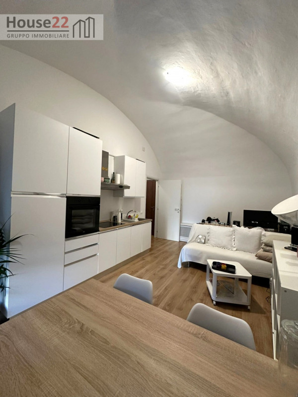 Scopri un'opportunità unica nel cuore del centro storico di Vicenza! Proponiamo IN AFFITTO un amp...