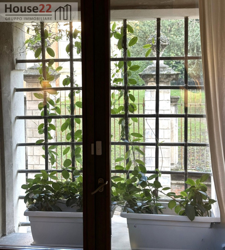 Scopri un'opportunità unica nel cuore del centro storico di Vicenza! Proponiamo IN AFFITTO un amp...