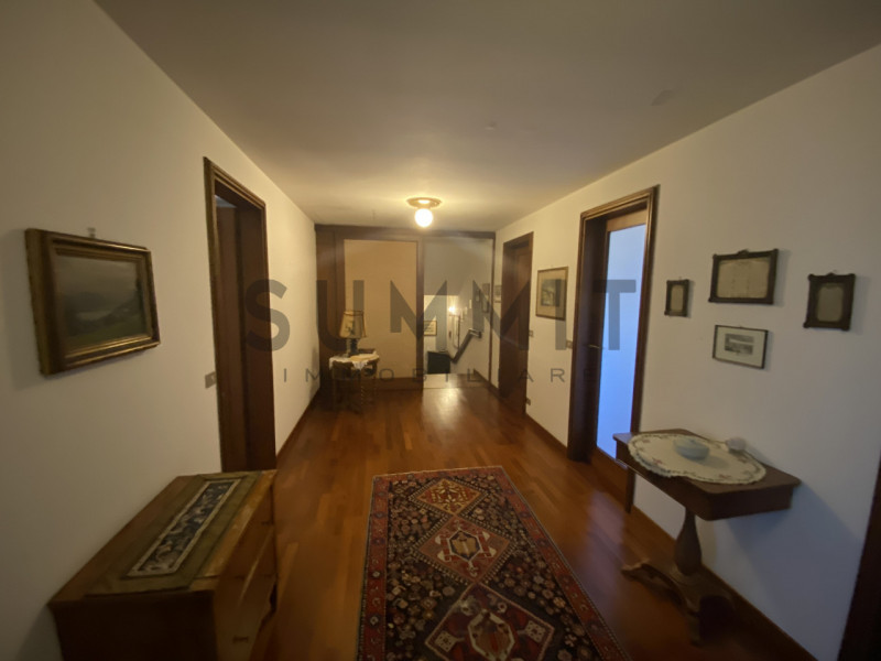 SCHIO - CENTRO:  in splendida zona residenziale, VILLA INDIPENDENTE con piscina costruita ex novo...