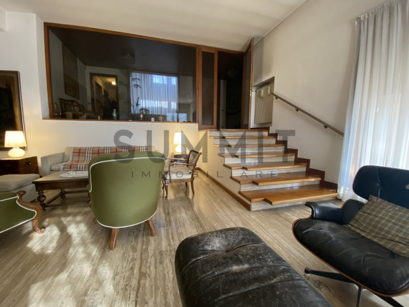 SCHIO - CENTRO:  in splendida zona residenziale, VILLA INDIPENDENTE con piscina costruita ex novo...