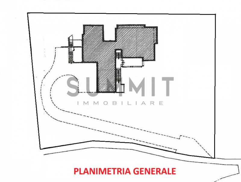 SCHIO - CENTRO:  in splendida zona residenziale, VILLA INDIPENDENTE con piscina costruita ex novo...