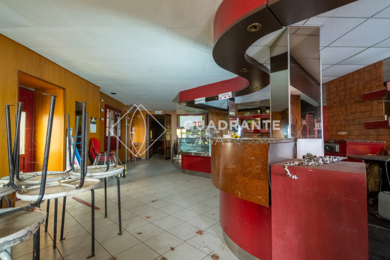 Nel cuore di Teolo, proponiamo in vendita IN BLOCCO una rara opportunità immobiliare composta da ...