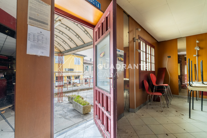 Nel cuore di Teolo, proponiamo in vendita IN BLOCCO una rara opportunità immobiliare composta da ...