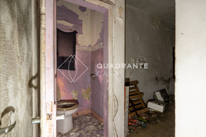 Nel cuore di Teolo, proponiamo in vendita IN BLOCCO una rara opportunità immobiliare composta da ...